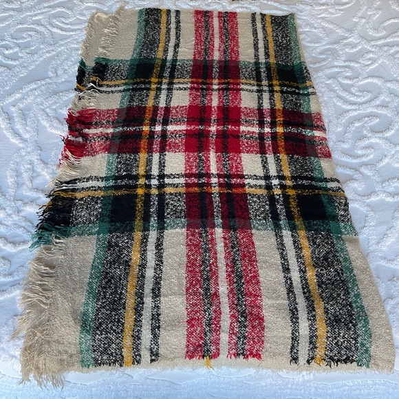 💕3/20$ NWOT Huge Checkered Blanket Scarf - Picture 1 of 2